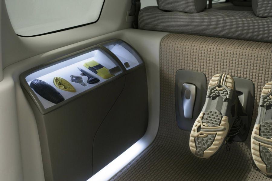 Детали интерьера Dacia Logan Steppe Concept 2006 года  (фото 42 из 47)